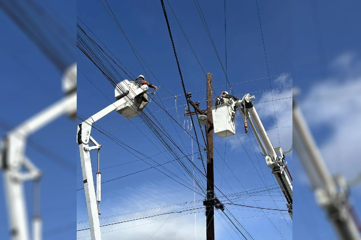 Tijuana ha padecido en las últimas semanas de cortes al servicio de energía eléctrica y los trabajadores de la CFE han laboraron a marchas forzadas para repararlas. Foto: CFE.