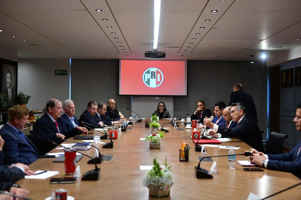Vicente Fox reunión PRI