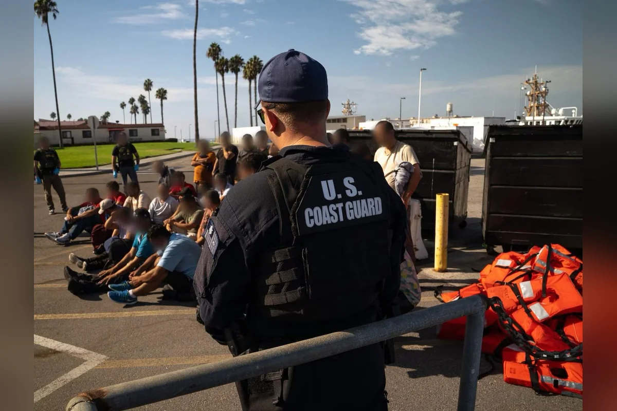Aunque ya se encuentran en Estados Unidos, los migrantes no podrán disfrutar del "sueño americano" al quedar bajo custodia de la Patrulla Fronteriza. Foto: Guardia Costera.