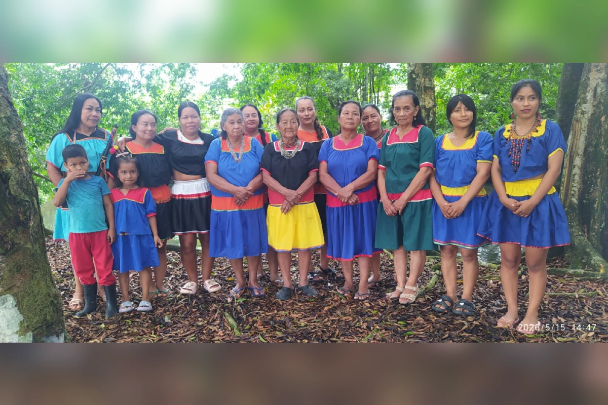 Las Abuelas y Seguidoras de la Medicina Tradicional Cofán son 70 mujeres, además de niñas y niños que participan en el proceso. (Foto: Mongabay Latam | Cortesía María Taimal)
