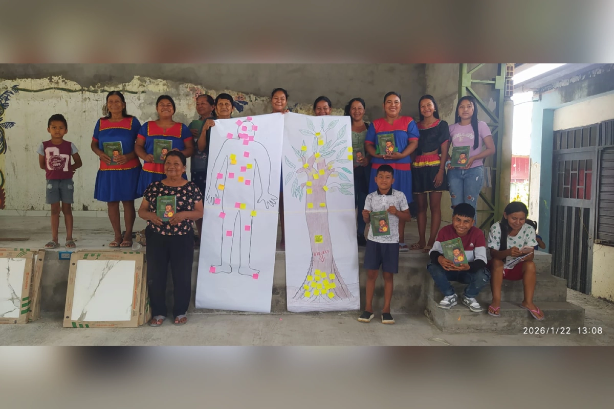 Uno de los principales objetivos de las mujeres cofán es la transmisión de conocimientos tradicionales a las nuevas generaciones. (Foto: Mongabay Latam | Cortesía María Taimal)