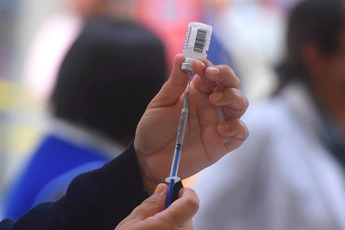 Muchos medicamentos e insumos son comprados por los familiares de los pacientes ante la falta del material. Foto: Secretaria de Salud.