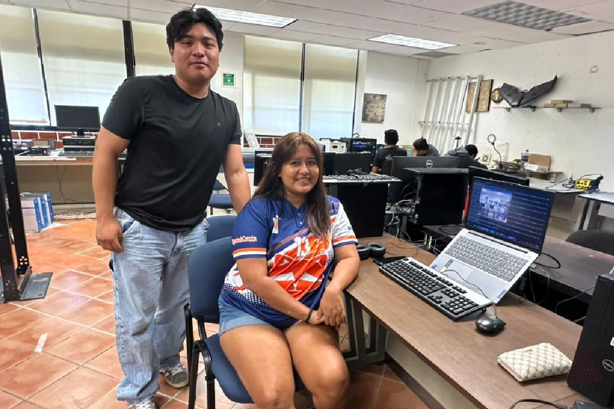 AURELIO usa IA para traducir.