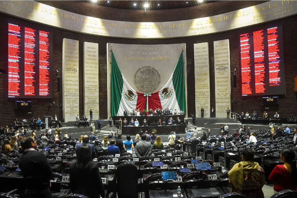 Morena va por nacionalidad única: aspirantes a la Presidencia deberán renunciar a cualquier otra
