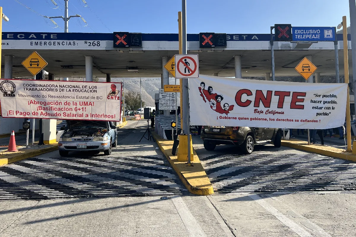 Los manifestantes liberaron la caseta de cobro Tijuana-Tecate.