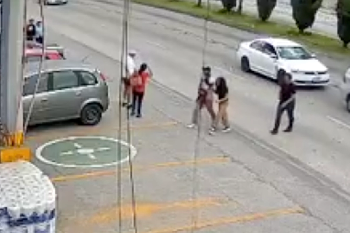 El rescate fue captado en video afuera de una tienda de abarrotes el pasado 6 de septiembre.