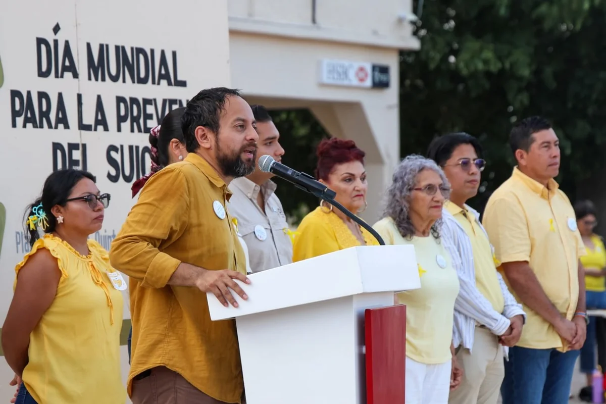 El secretario de Salud Municipal dejó en claro que hay muchas personas dispuestas a ayudar a solucionar los problemas emocionales y sociales de quien atraviese por una situación de riesgo. Foto: Ayuntamiento de Playa del Carmen.