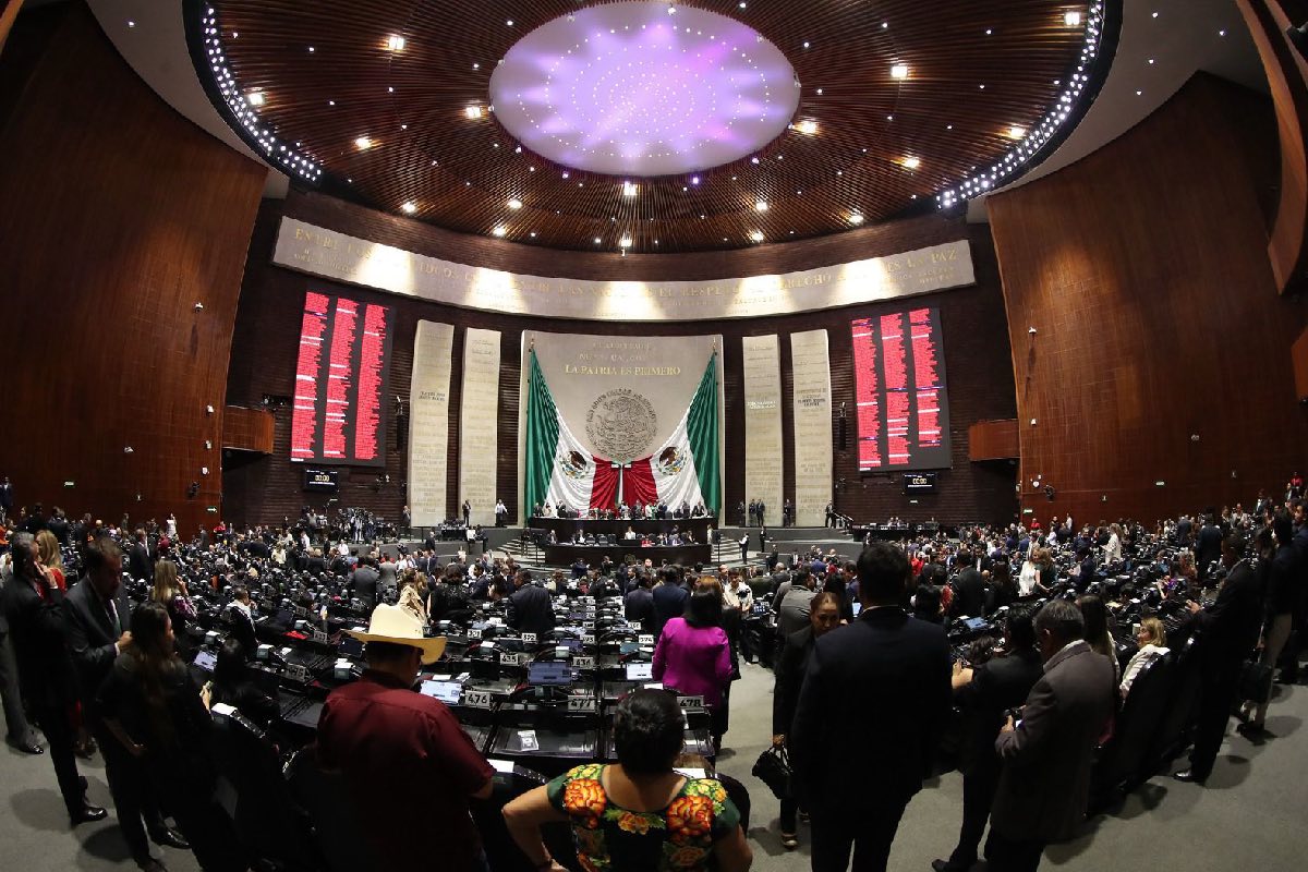 “Es un honor estar con Claudia hoy”: entre acusaciones y abrazos, el Congreso recibe el Segundo Informe de Sheinbaum