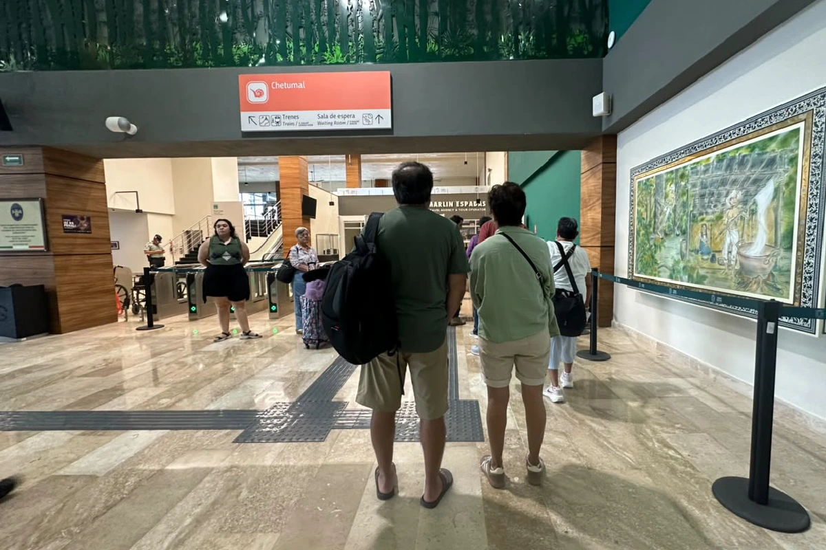 Pasajeros listos para abortar el Tren Maya.