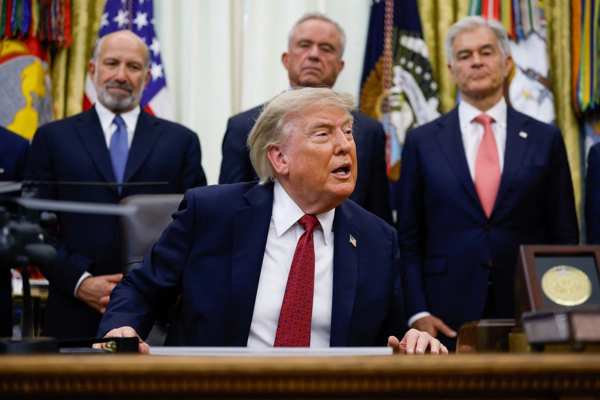 El presidente Donald Trump respaldó la expansión de los centros de datos de IA y criticó a quienes se oponen a su construcción.
